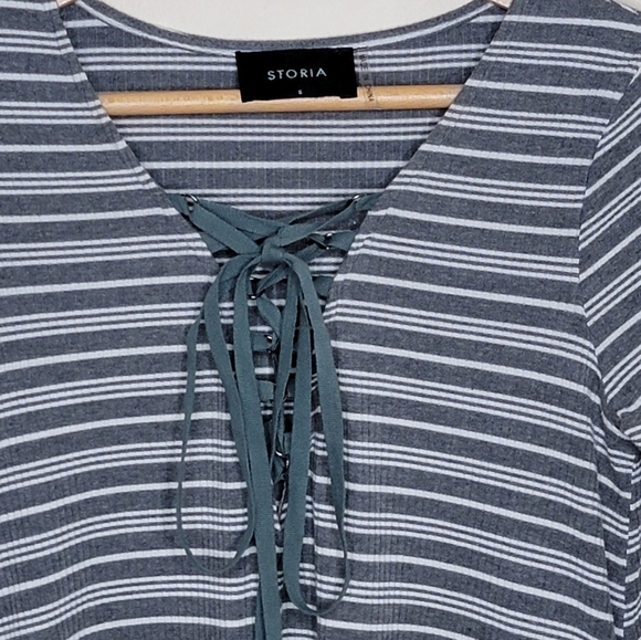 Storia | Gray White Striped Lace-up Dress with Pockets Size Small - Picture 2 of 5